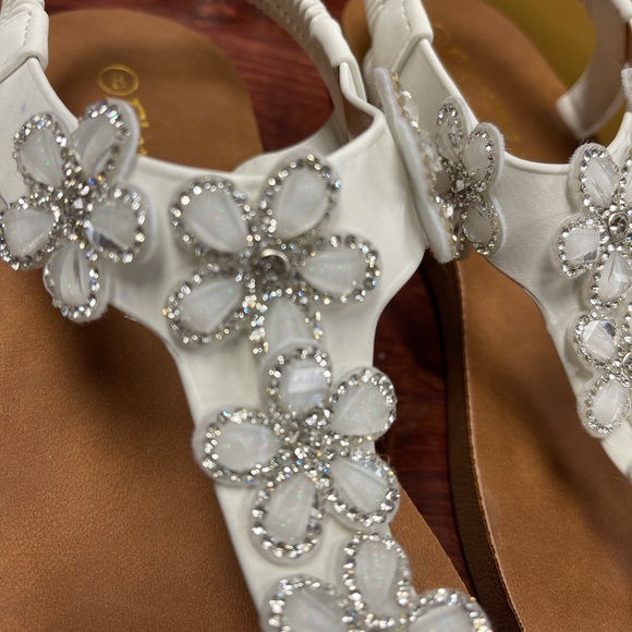 Sandals - Picture 4 of 4